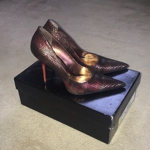 Carlos Santana Metallic Red Pump